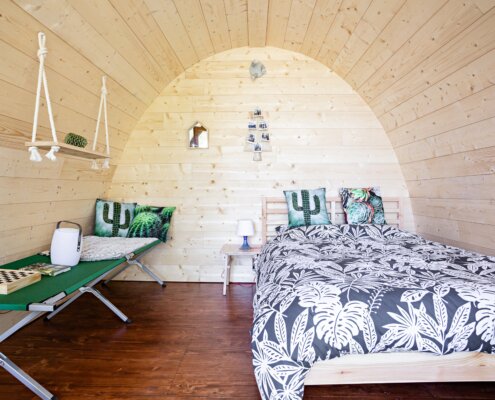 intérieur d'une cabane suspendue